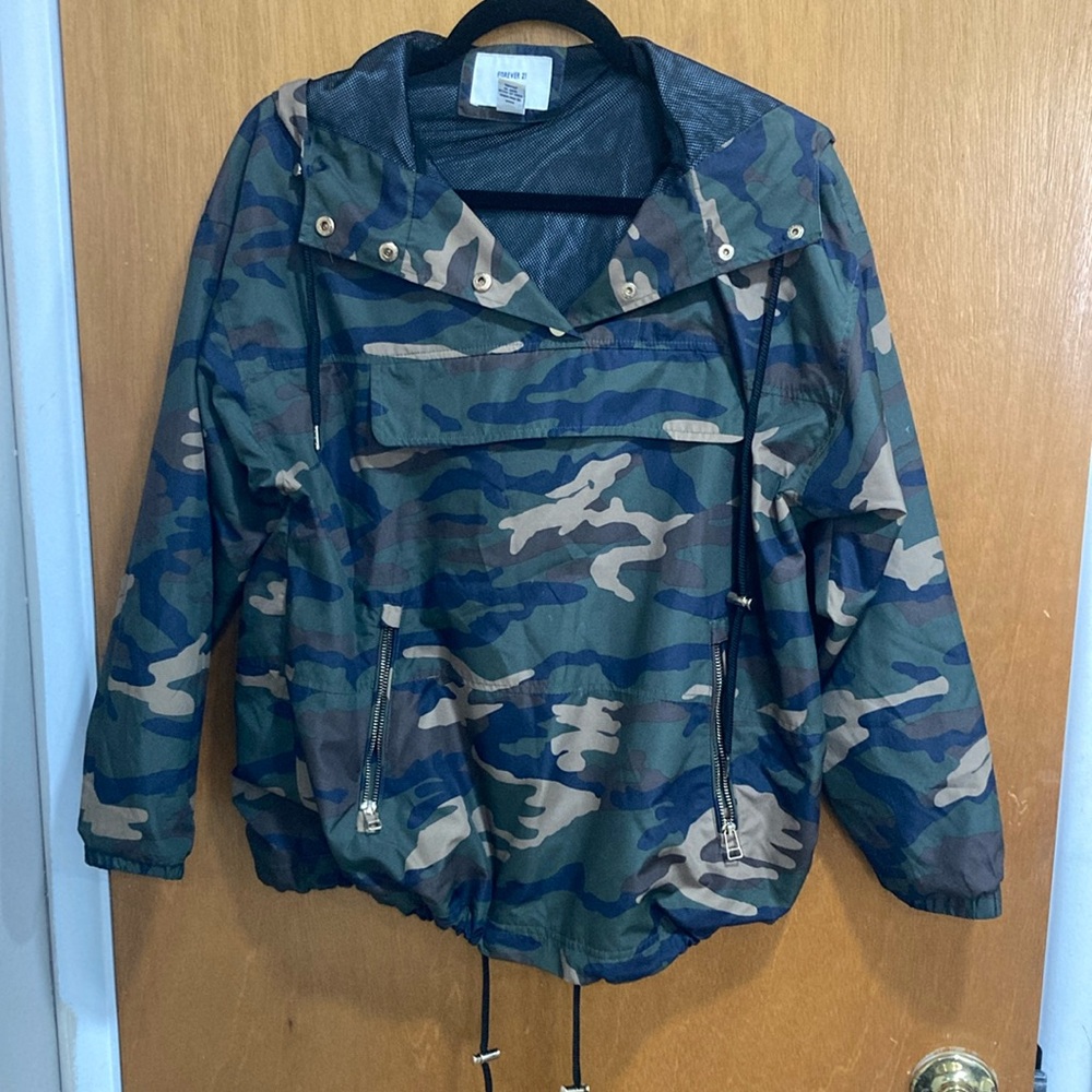 Forever 21 windbreaker in size small